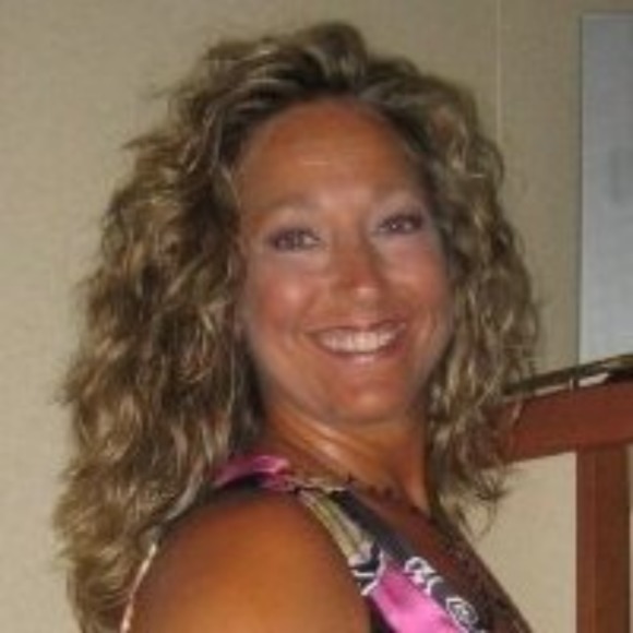 Meet your Posher, Deborah - Picture 1 of 1